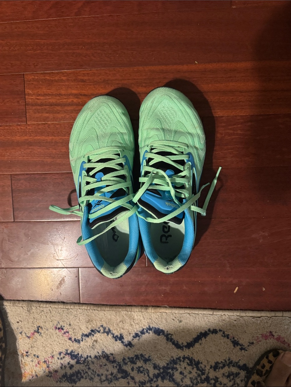 Reebok green nano edge training x5. Excellent condition. Men 10 women 11.
